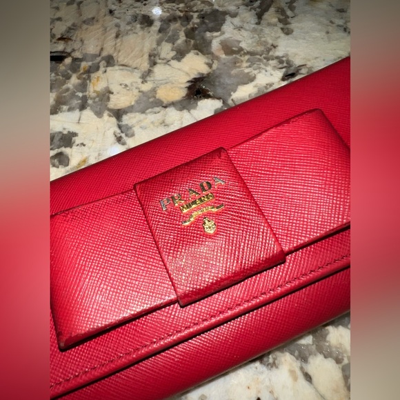 Prada EUC Saffiano Leather Long Bifold Ribbon Wallet Red Bow Logo - Picture 4 of 7